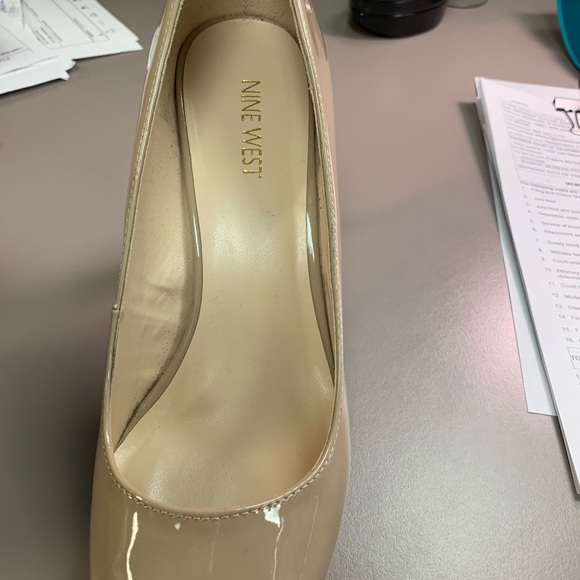 Nine West nude pumps sz 10 - Picture 5 of 7